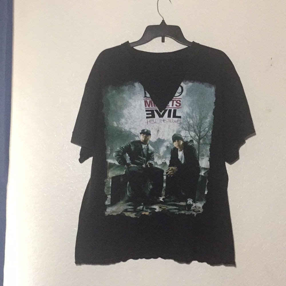 Graphic tee